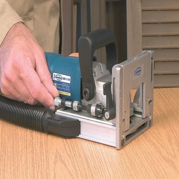 AB111N Фрезер ламельний 900W 10000RPM розм. пили 100x22x4 мм макс.глибина фрезування 20 мм AB111N фото