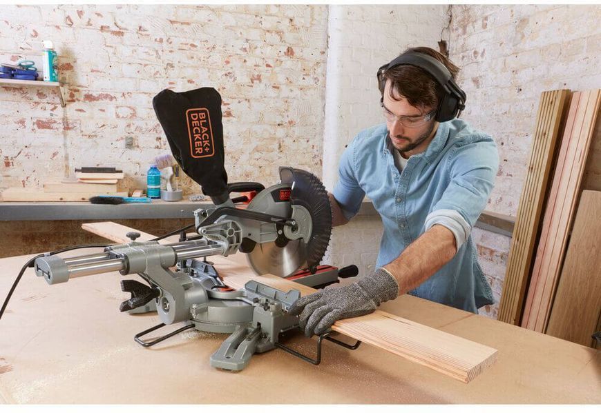 Пила торцювальна мережева BLACK+DECKER BES710 BES710 фото