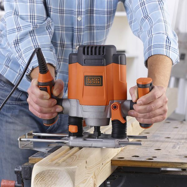 Фрезер мережевий BLACK+DECKER KW1200E KW1200E фото