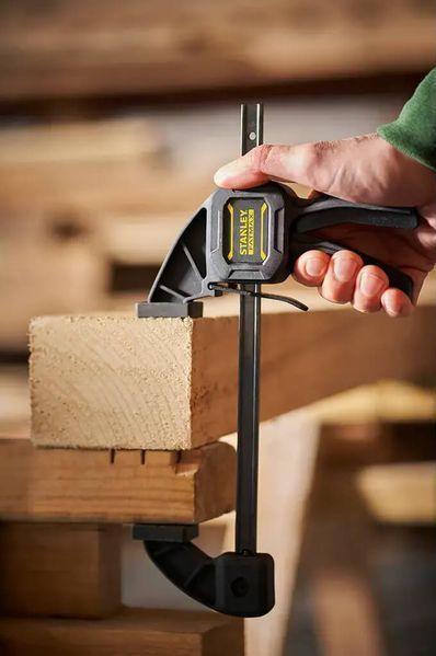 Струбцина FatMax М триггерная з максимальним зусиллям стиснення 45 кг STANLEY FMHT0-83233 FMHT0-83233 фото