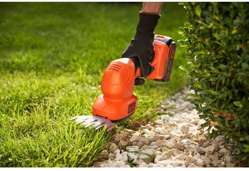 Кущоріз-ножиці акумуляторні BLACK+DECKER BCSS18B BCSS18B фото