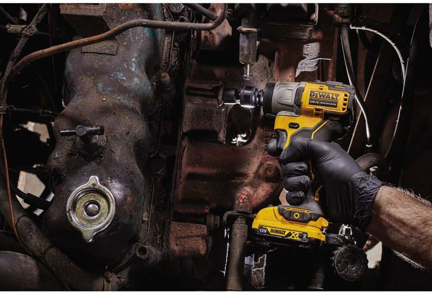 Гайковерт ударний акумуляторний безщітковий DeWALT DCF902N DCF902N фото