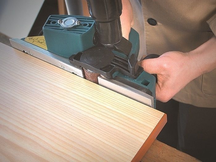 CE23N Стрічкова шліфмашина 700W 16500RPM глиб. шліф.0-1mm/шир. шліф.81mm 3,2kg CE23N фото