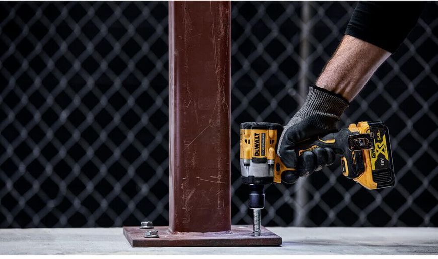 Гайкокрут ударний акумуляторний безщітковий DeWALT DCF923N DCF923N фото