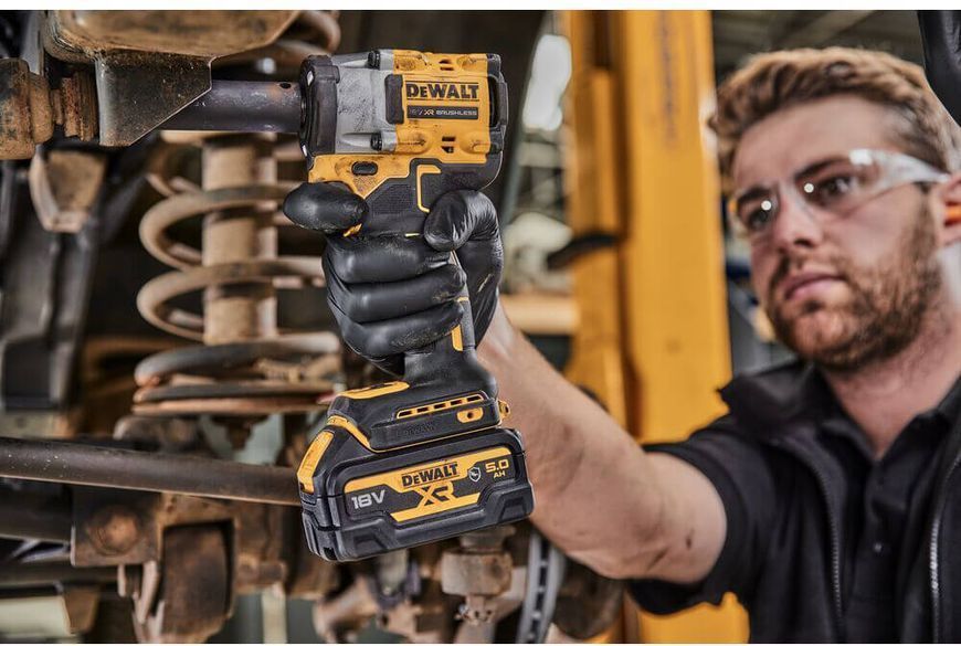 Гайкокрут ударний акумуляторний безщітковий DeWALT DCF923N DCF923N фото