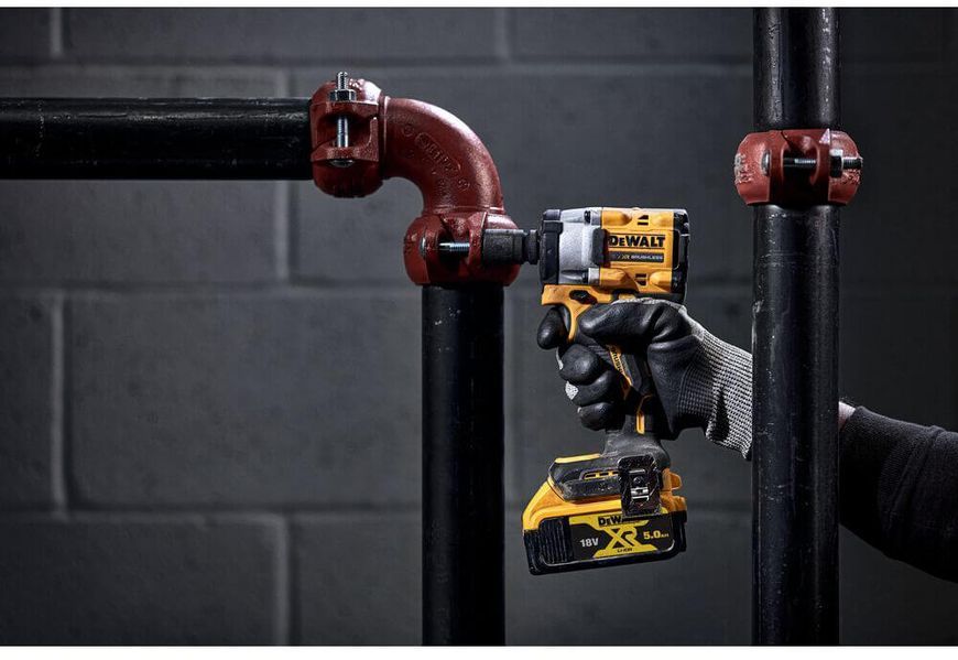 Гайкокрут ударний акумуляторний безщітковий DeWALT DCF923N DCF923N фото