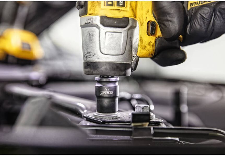 Гайковерт ударний акумуляторний безщітковий DeWALT DCF902D2 DCF902D2 фото